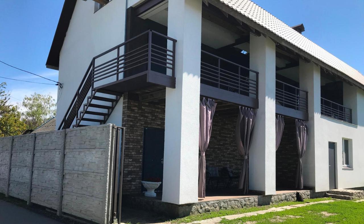 Вулиця 8-Го Березня Апартаменты Myrhorod Exterior photo