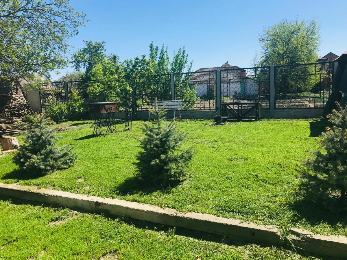 Вулиця 8-Го Березня Апартаменты Myrhorod Exterior photo
